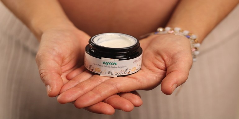 La importancia de apostar por cosmética natural libre de tóxicos y envases plásticos