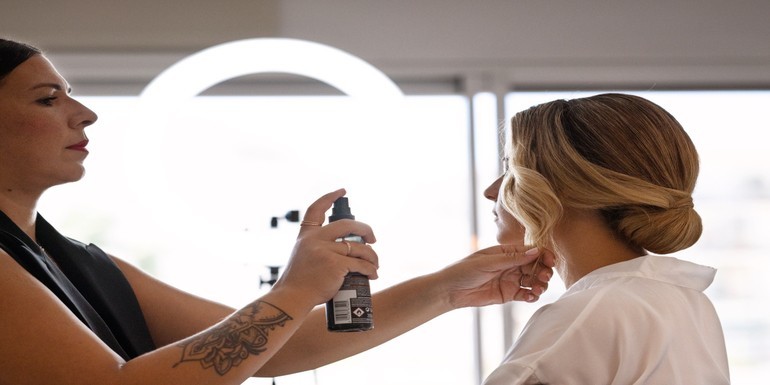 Peluquería y maquillaje a domicilio en Madrid