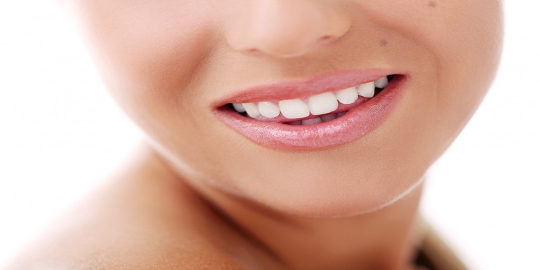 Qué comer y beber después del blanqueamiento dental: Consejos para una sonrisa más blanca