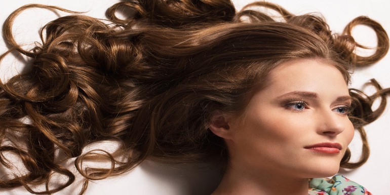 La mejor plancha de pelo es la GHD Chronos Styler y te contamos por qué