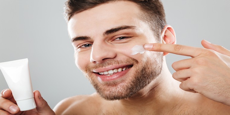 Guía básica de skincare para hombres con cosmética natural